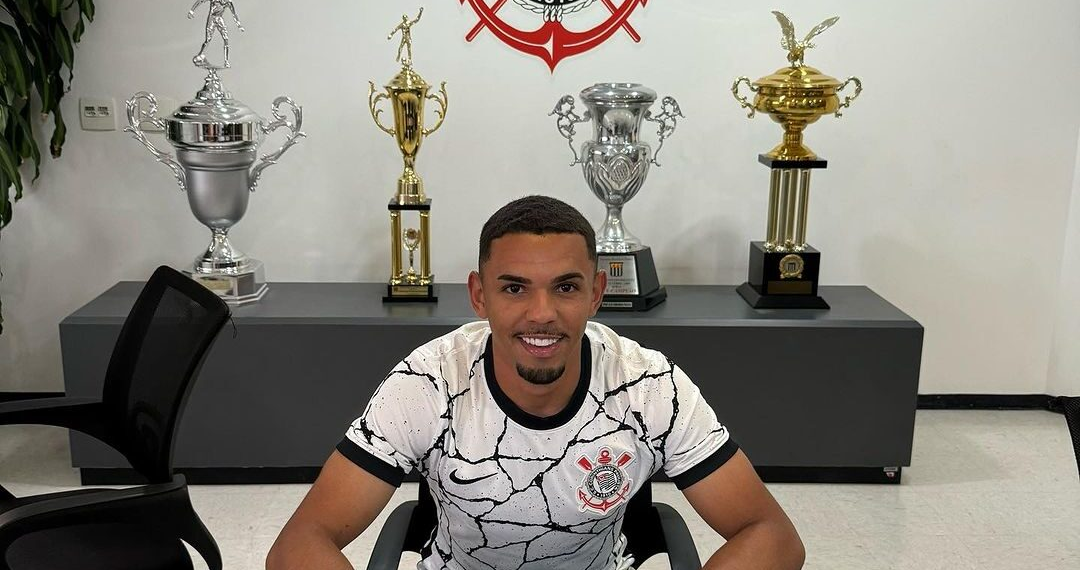 Jovem de Wall Ferraz assina contrato de dois anos com o Corinthians