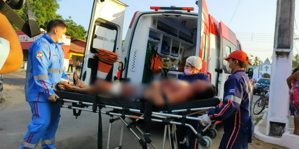 Homem é esfaqueado pela irmã durante discussão em Parnaíba